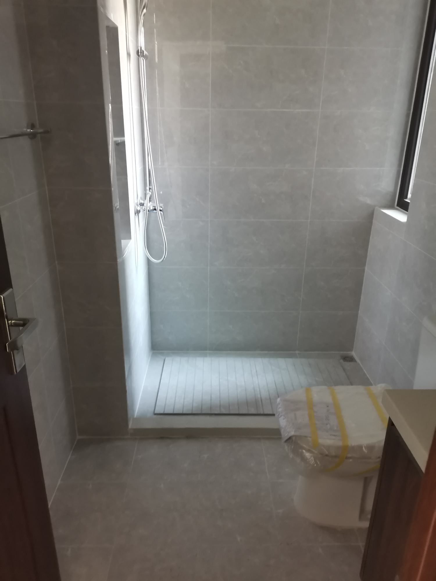 瓷砖师傅工资怎么样(瓷砖业务员一个月能拿多少钱工资) 瓷砖师傅工资怎么样(瓷砖业务员一个月能拿多少钱工资)